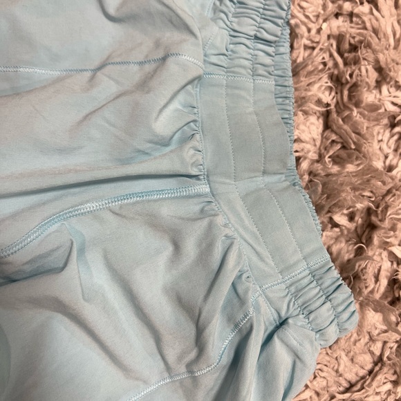 Lululemon Hotty Hot shorts 4” inseam size 2 icing blue ALL SOLD OUT - Picture 6 of 9